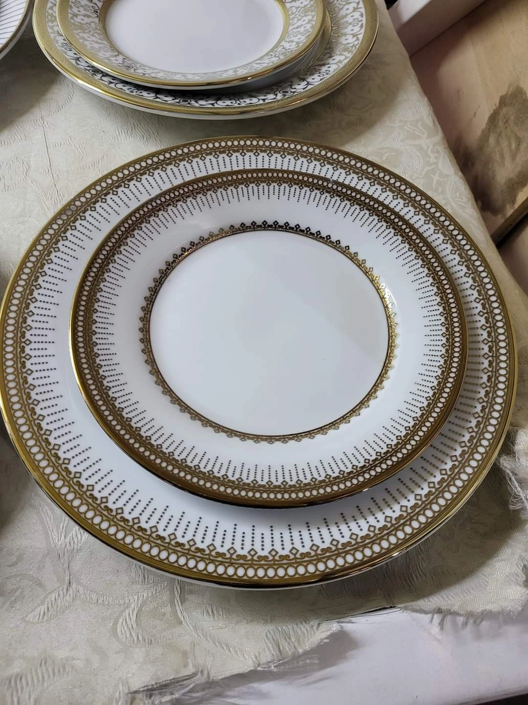 Crockery Set